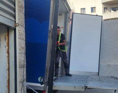 جمعية الحق والإصلاح توزع أكثر من 350 رزمة غذائية على العائلات المحتاجة في الطيرة