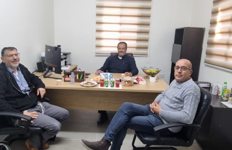 السيد يديديا من مؤسسة ليقط يسرائيل لجمعية الحق والاصلاح الطيره